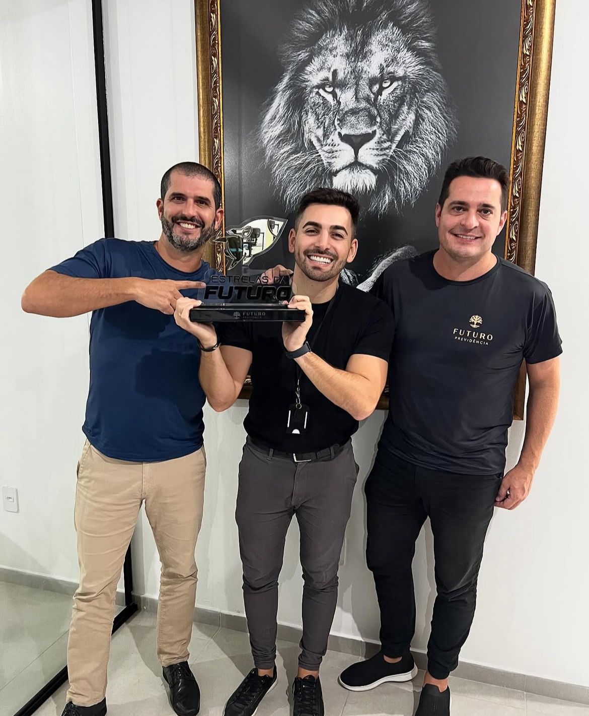 Diretoria da Agilizza com prêmio Estrelas do Futuro